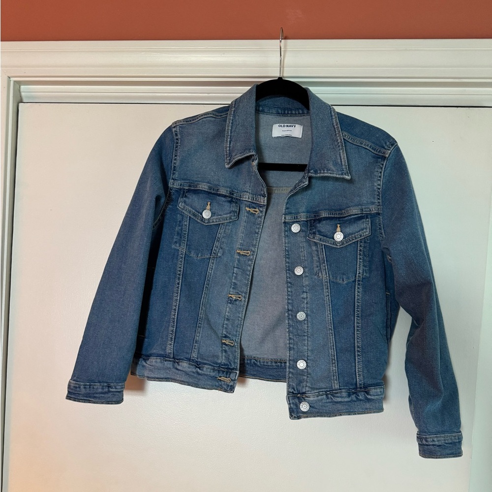 Old Navy jean jacket. Girls size 14 plus.